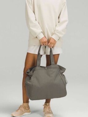 Lululemon Side Cinch Shopper Bag, 18L, Sage Gray, NWOT